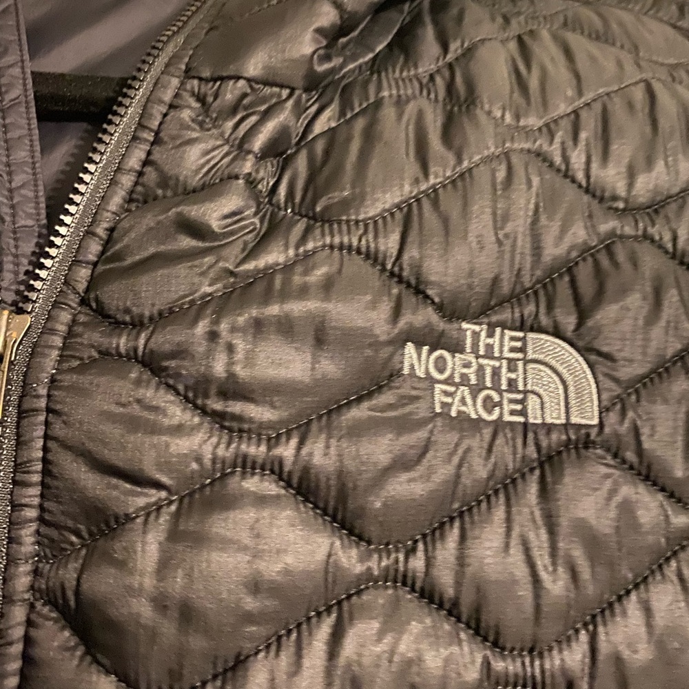 The North Face women’s thermoball black jacket